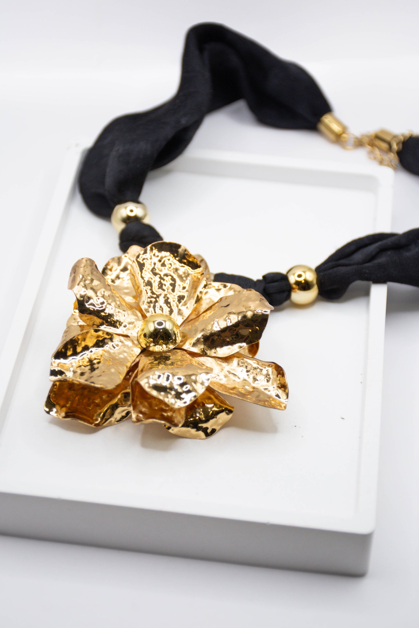 SOLEN NECKLACE