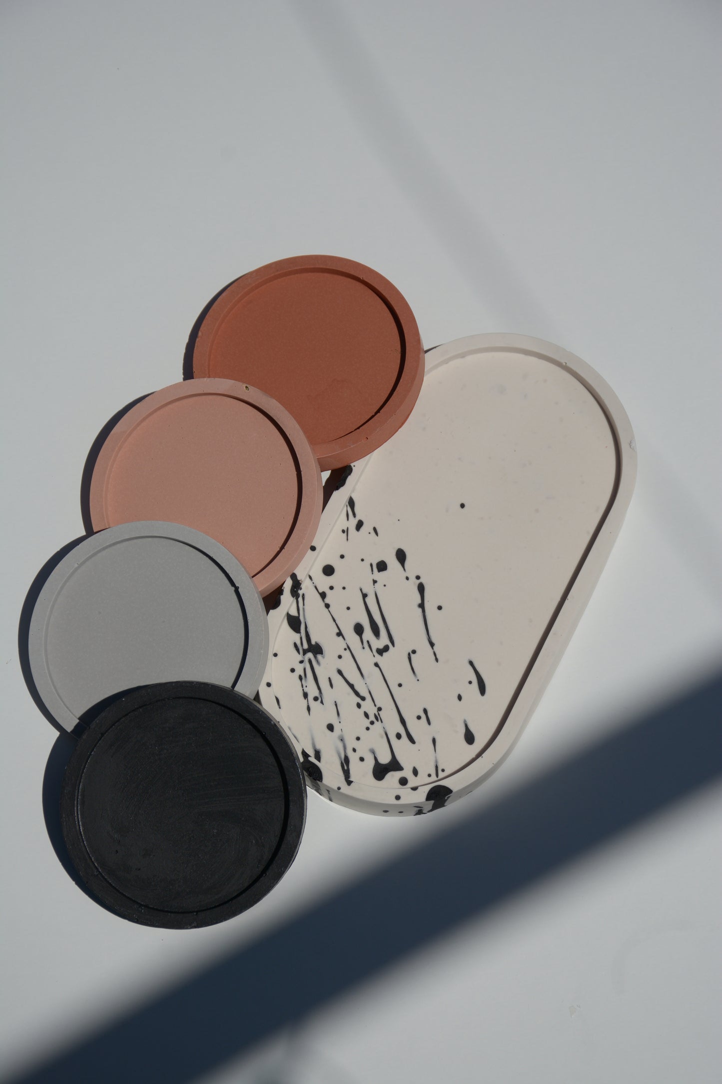 OVAL TRAY & SMALL COASTER SET