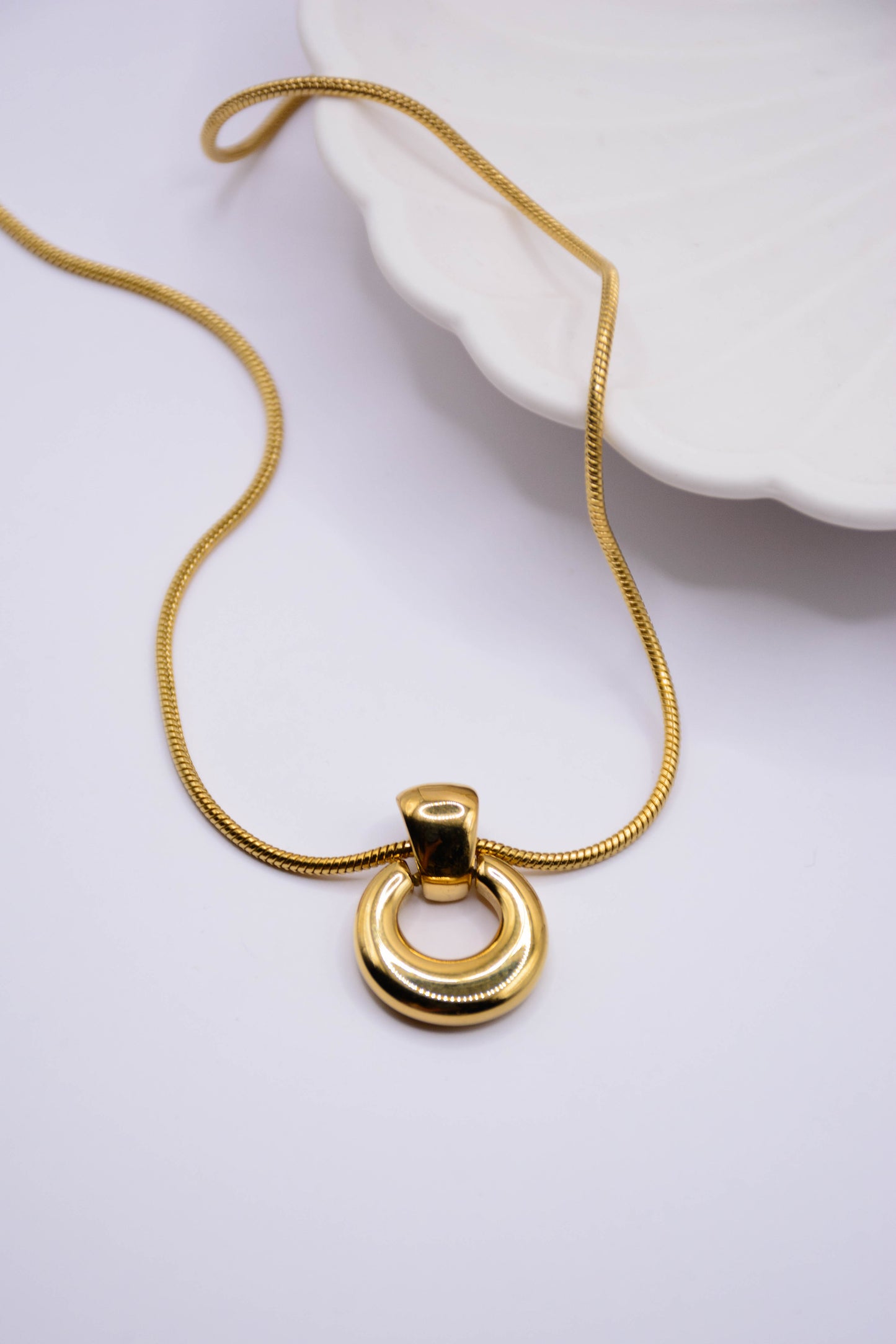 ZOE NECKLACE
