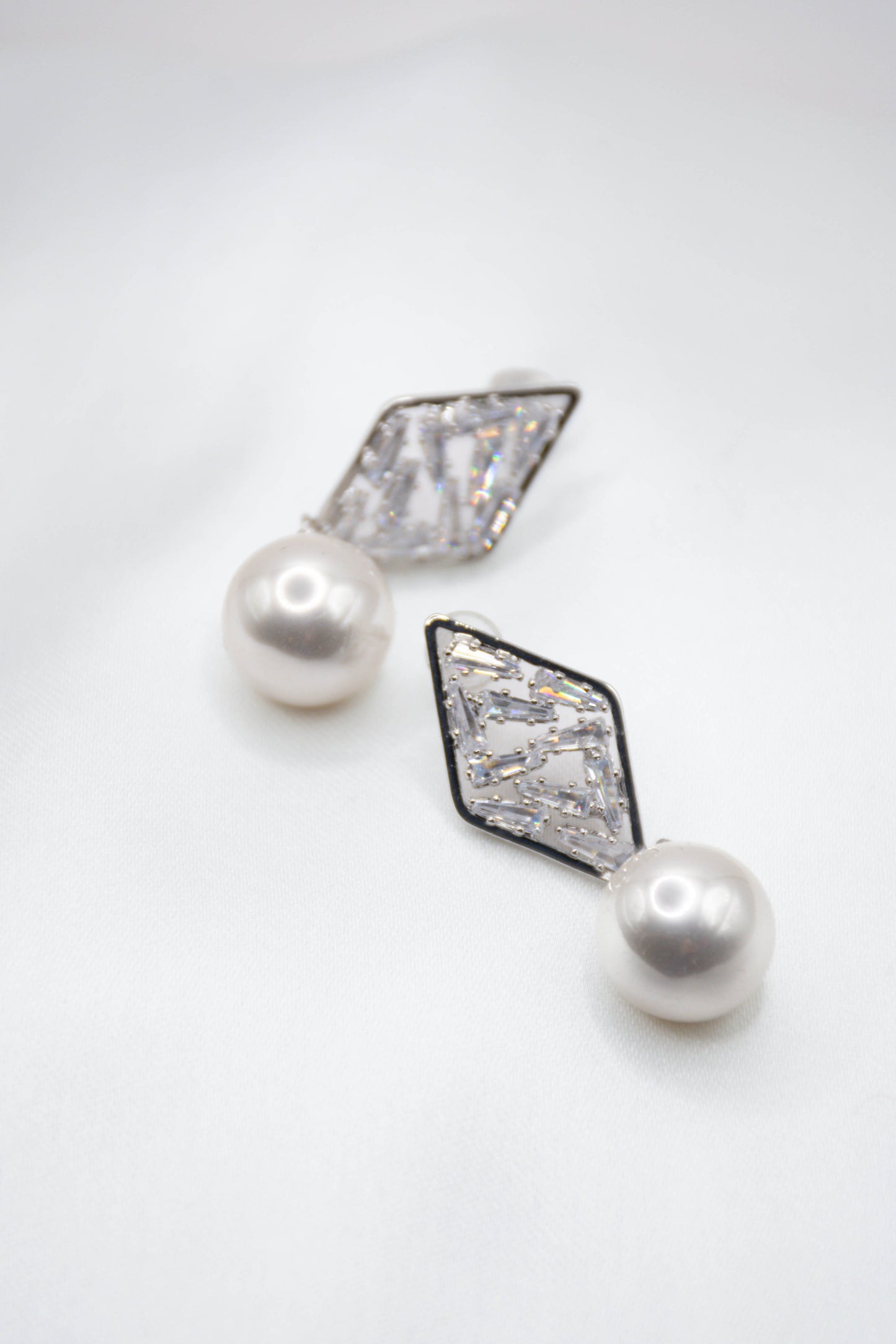 VICTORIA EARRINGS