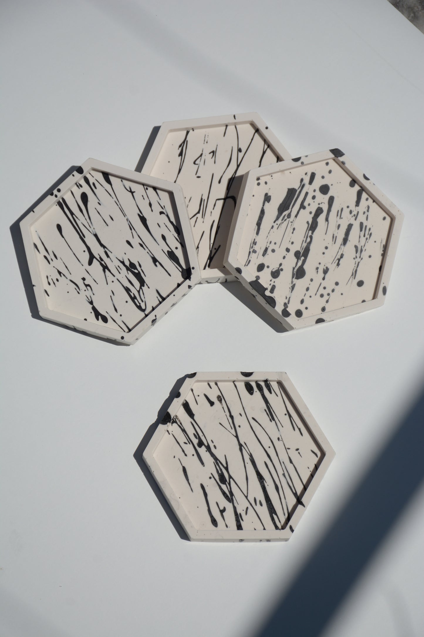 COASTER SET LINES