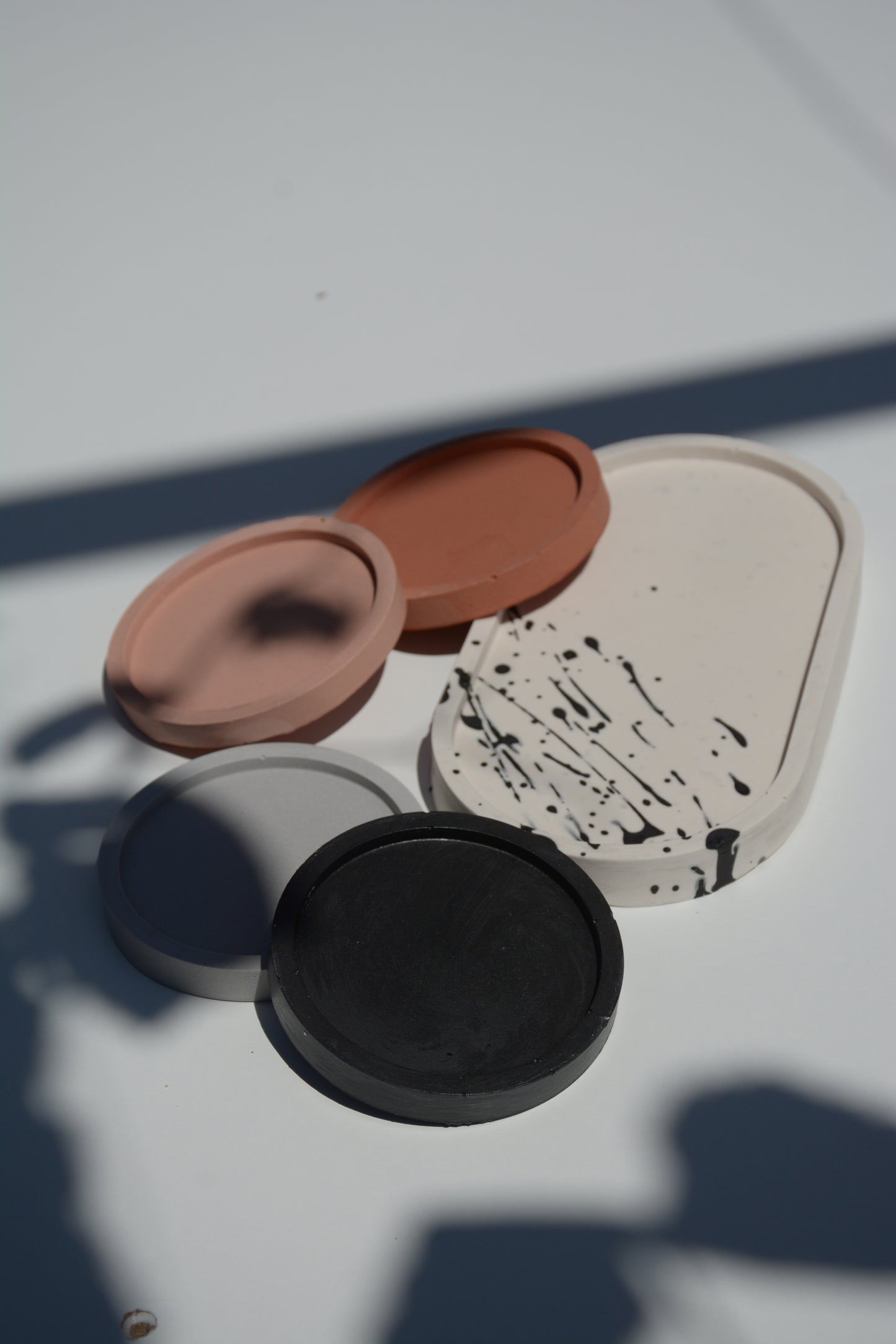 OVAL TRAY & SMALL COASTER SET